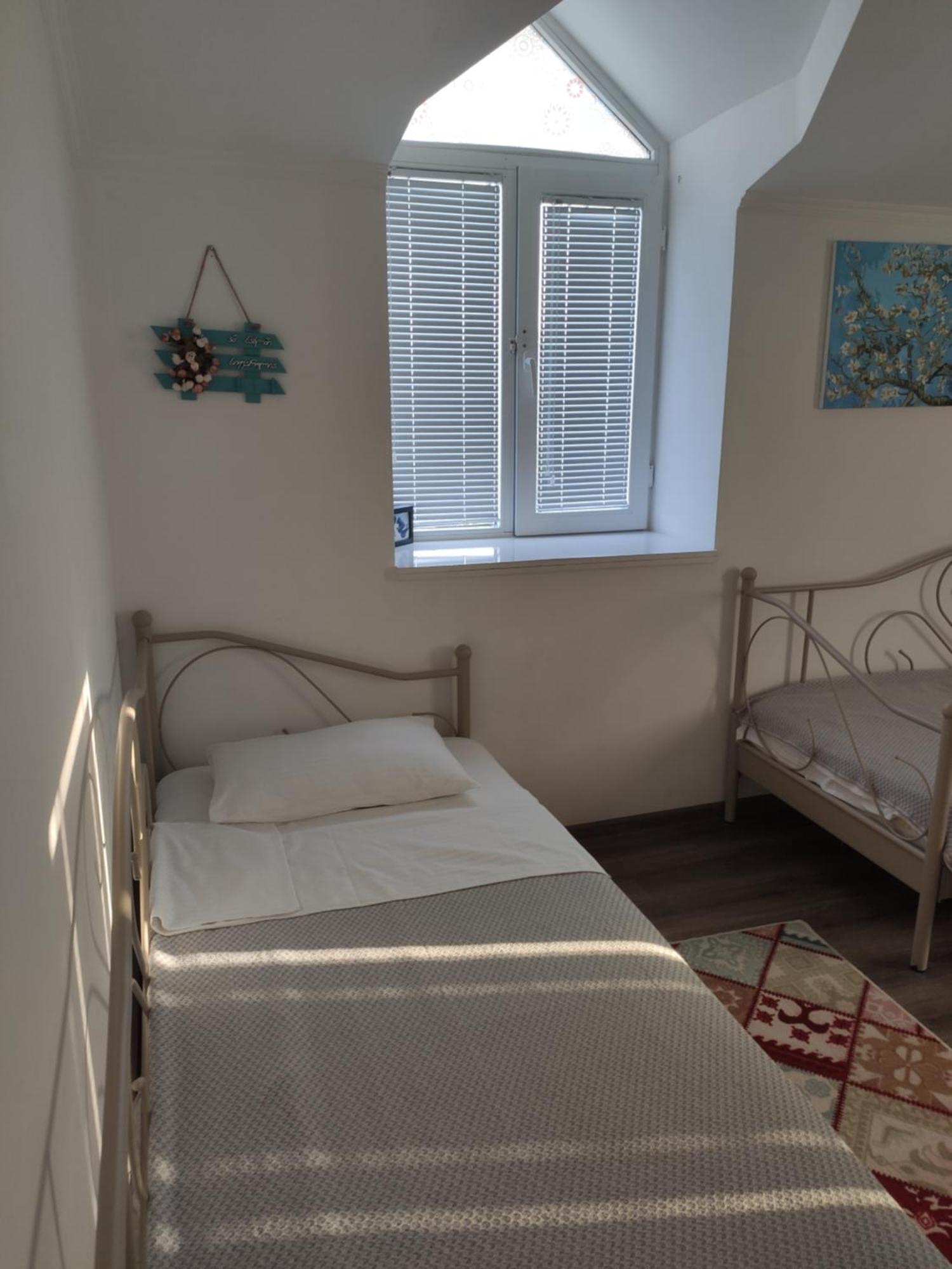 Family Нotel Banuri Kutaisi Room photo